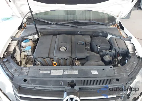 2013 Volkswagen Passat 2.5L Se z USA, uszkodzony, nr VIN 1VWBP7A39DC114411